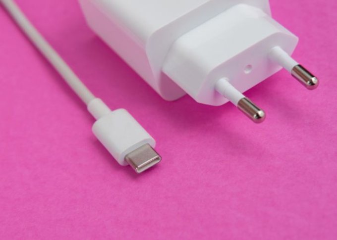 Kabel USB typu C z ładowarką